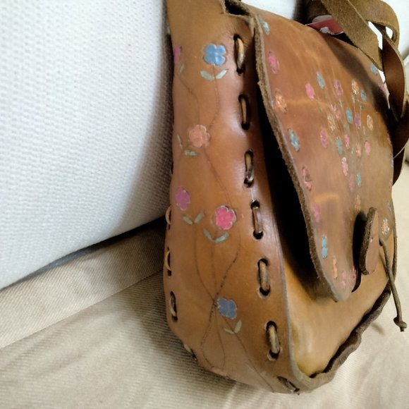 Vintage  PURSE LEATHER hobo tooled shoulder bag  for "Susan". late 60's- 70 - Picture 2 of 14